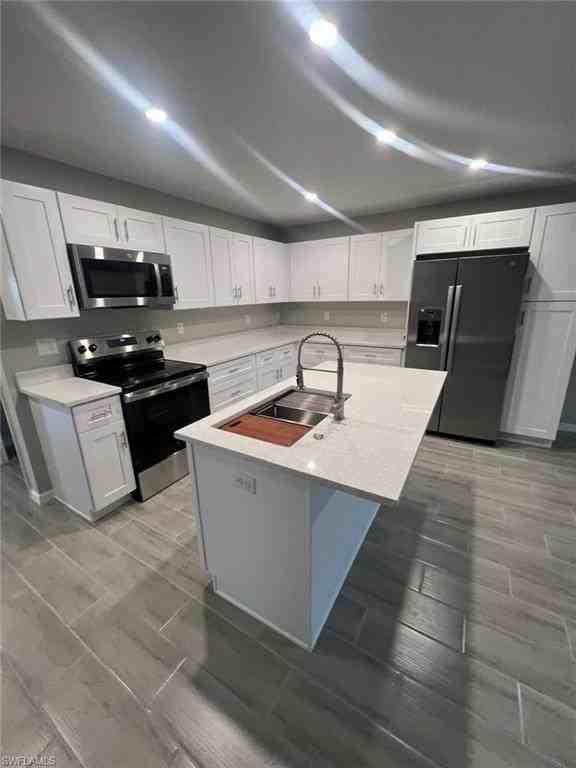 1124 Eisenhower Blvd - Photo 2 of 8