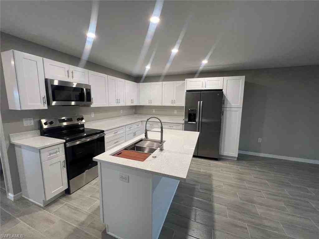 1124 Eisenhower Blvd - Photo 4 of 8