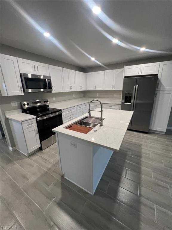 1122 Eisenhower Blvd - Photo 2 of 8