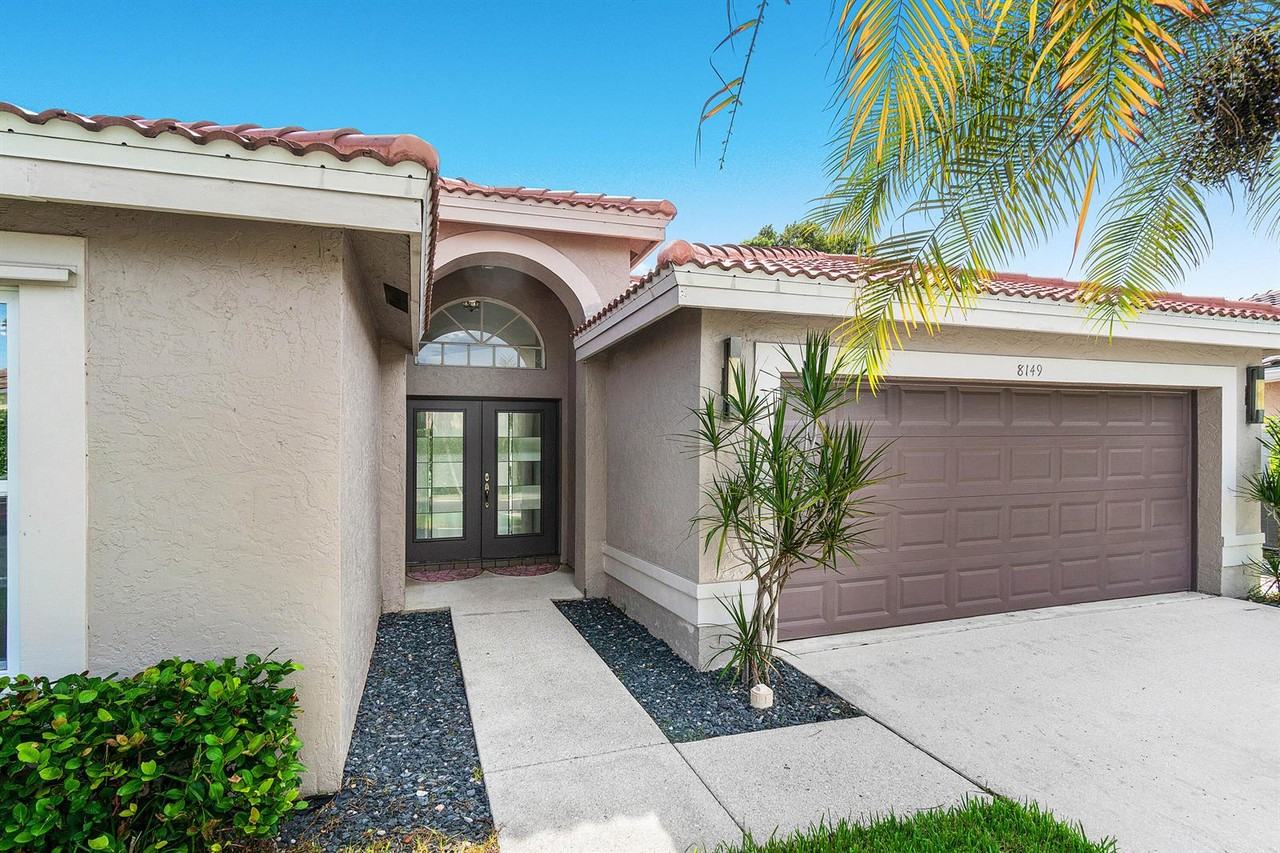 8149 Mystic Harbor Cir - Photo 2 of 8
