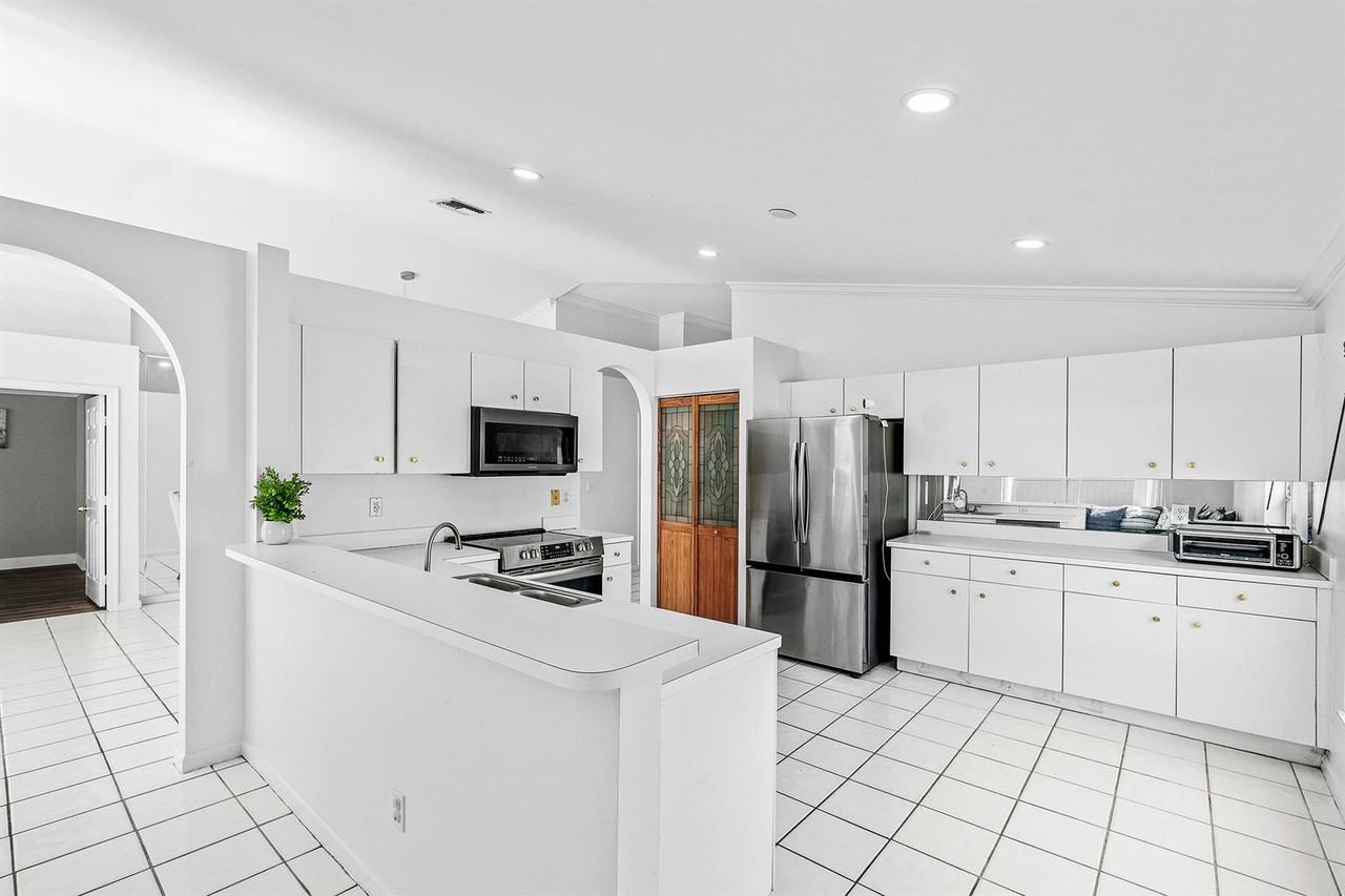 8149 Mystic Harbor Cir - Photo 4 of 8