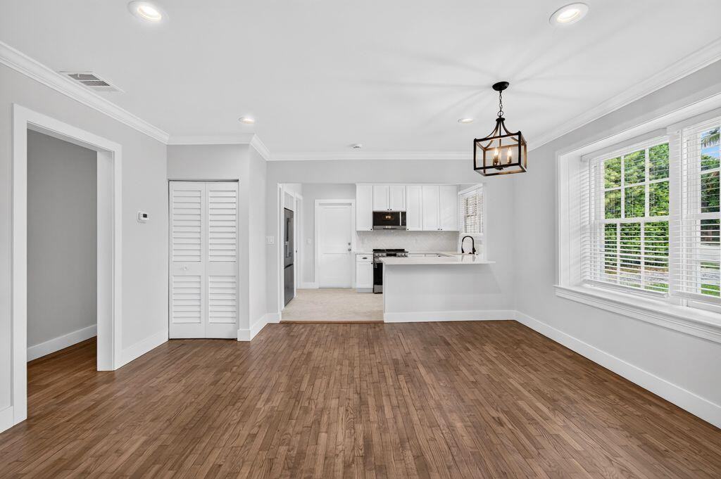 826 37th St - Photo 5 of 8