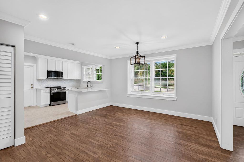 826 37th St - Photo 6 of 8
