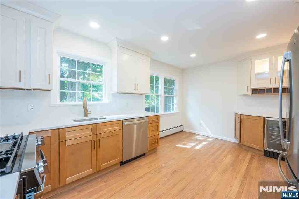 34 Homewood Ave - Photo 5 of 20