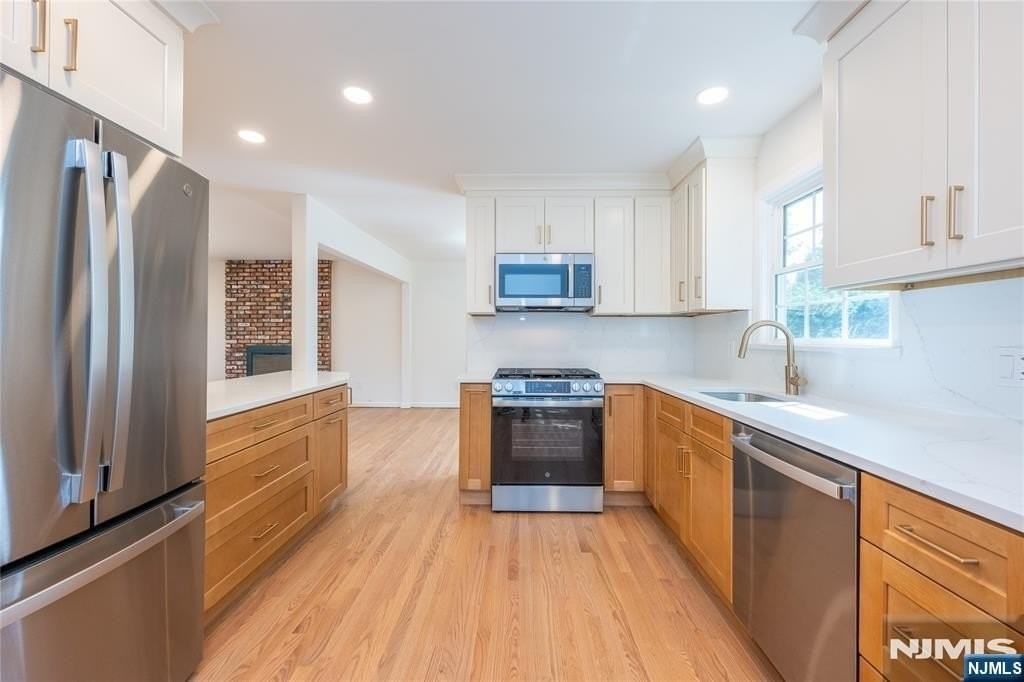 34 Homewood Ave - Photo 7 of 20