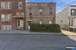 featured image of 234 Oakdene Ave #2