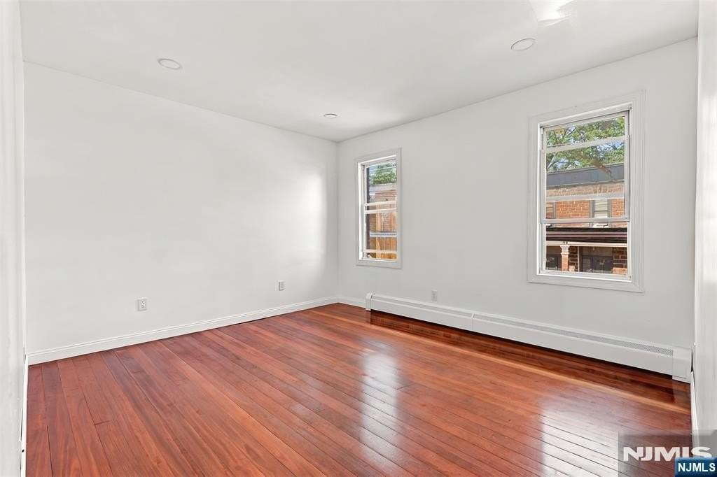 234 Oakdene Ave #2 - Photo 4 of 17