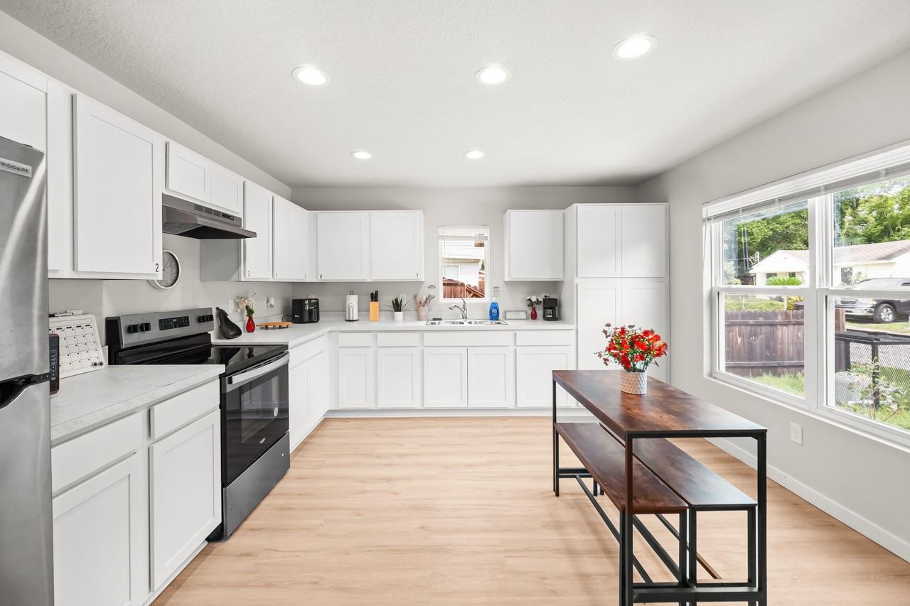 Bridier St - Photo 2 of 24