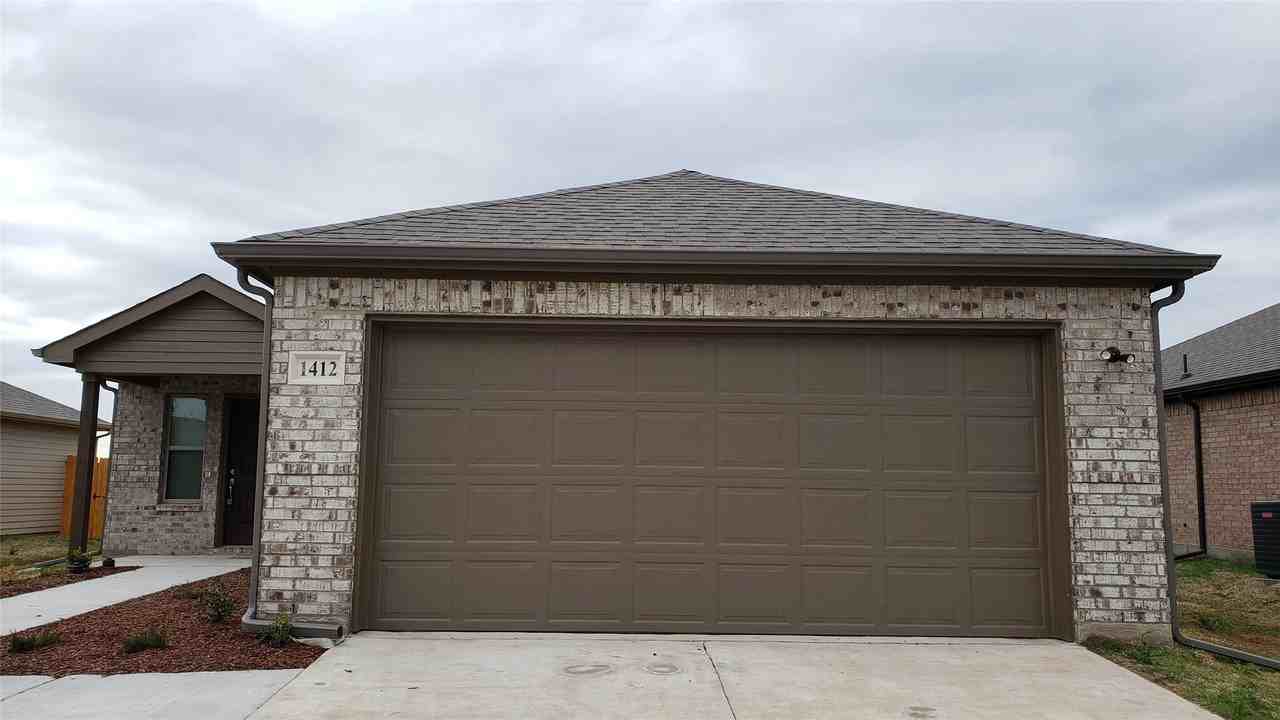 1412 Brindle Dr - Photo 2 of 19
