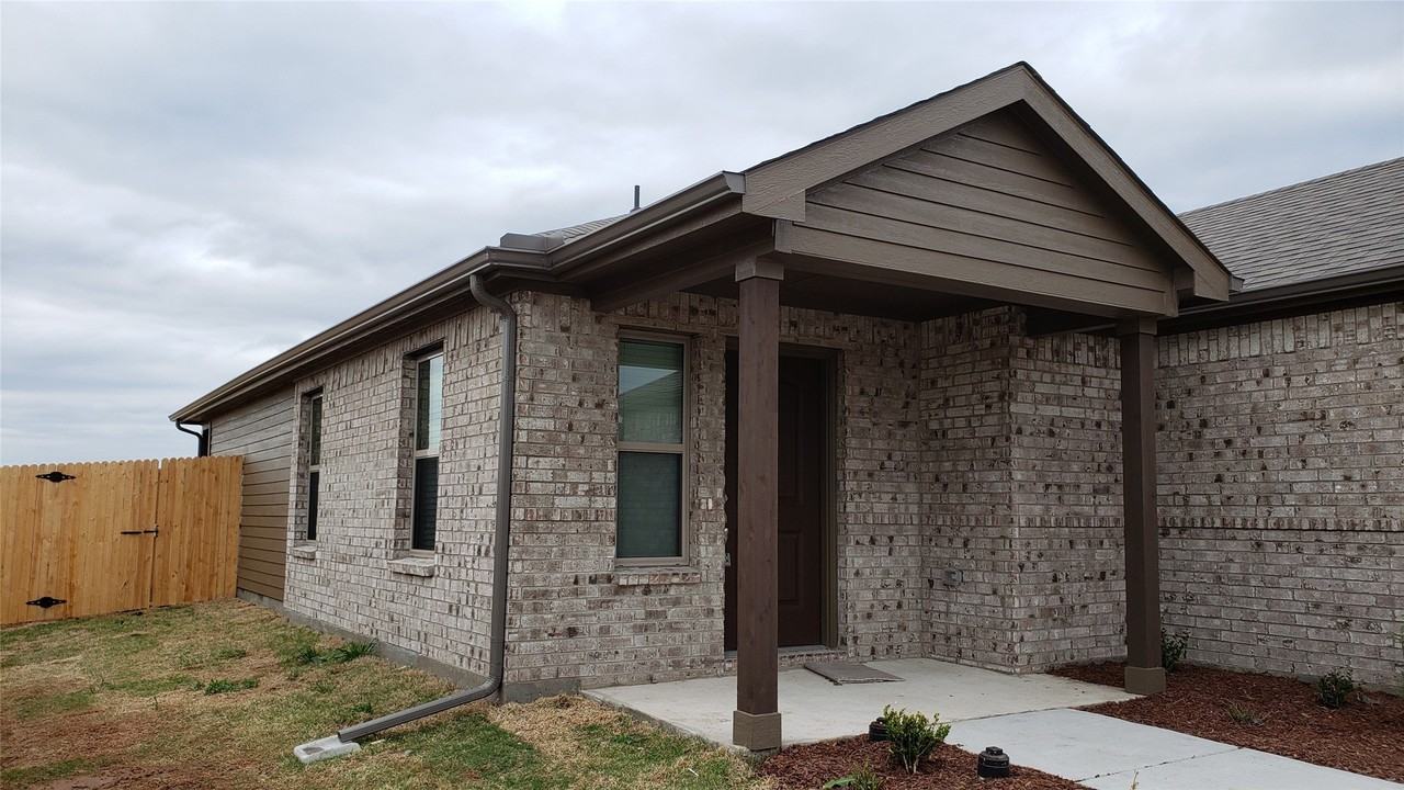 1412 Brindle Dr - Photo 6 of 19