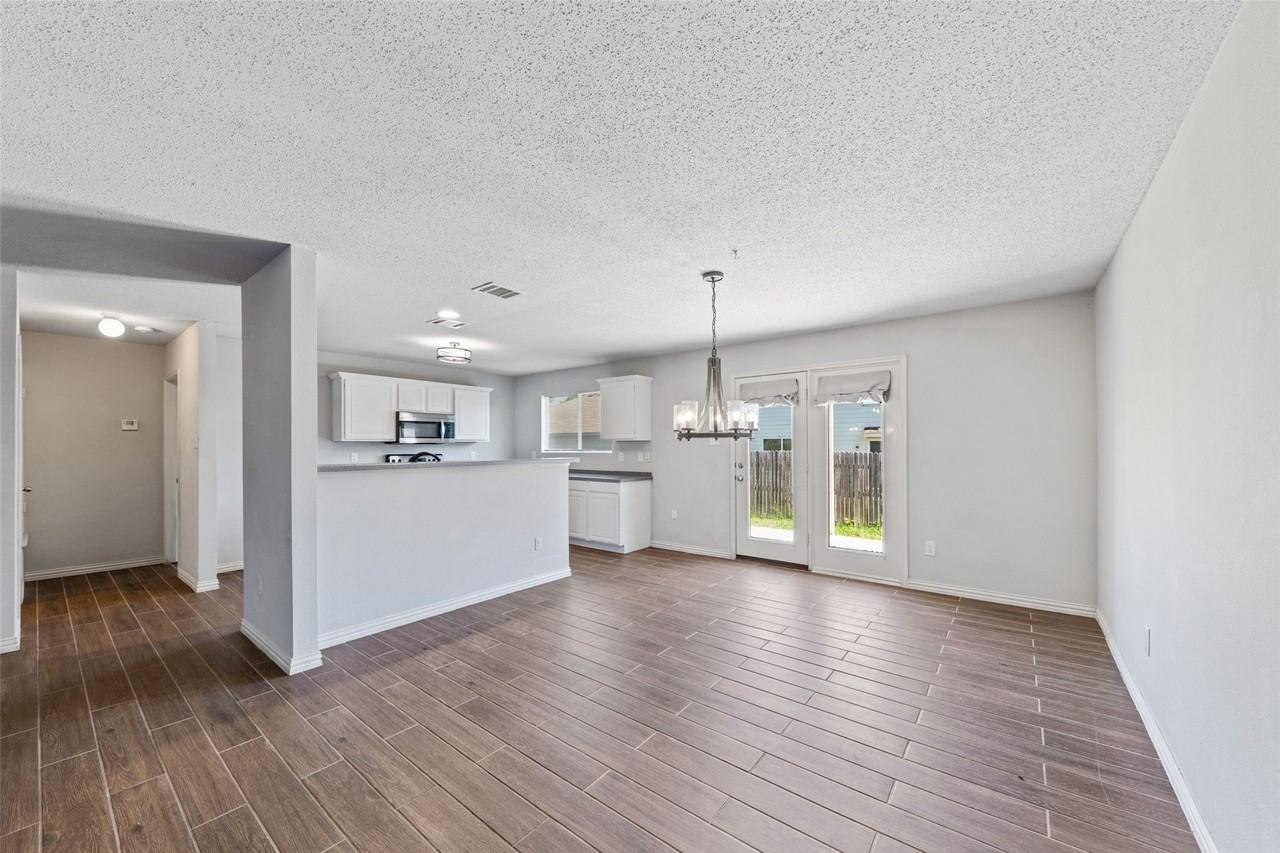 4921 Thorn Hollow Dr - Photo 5 of 21