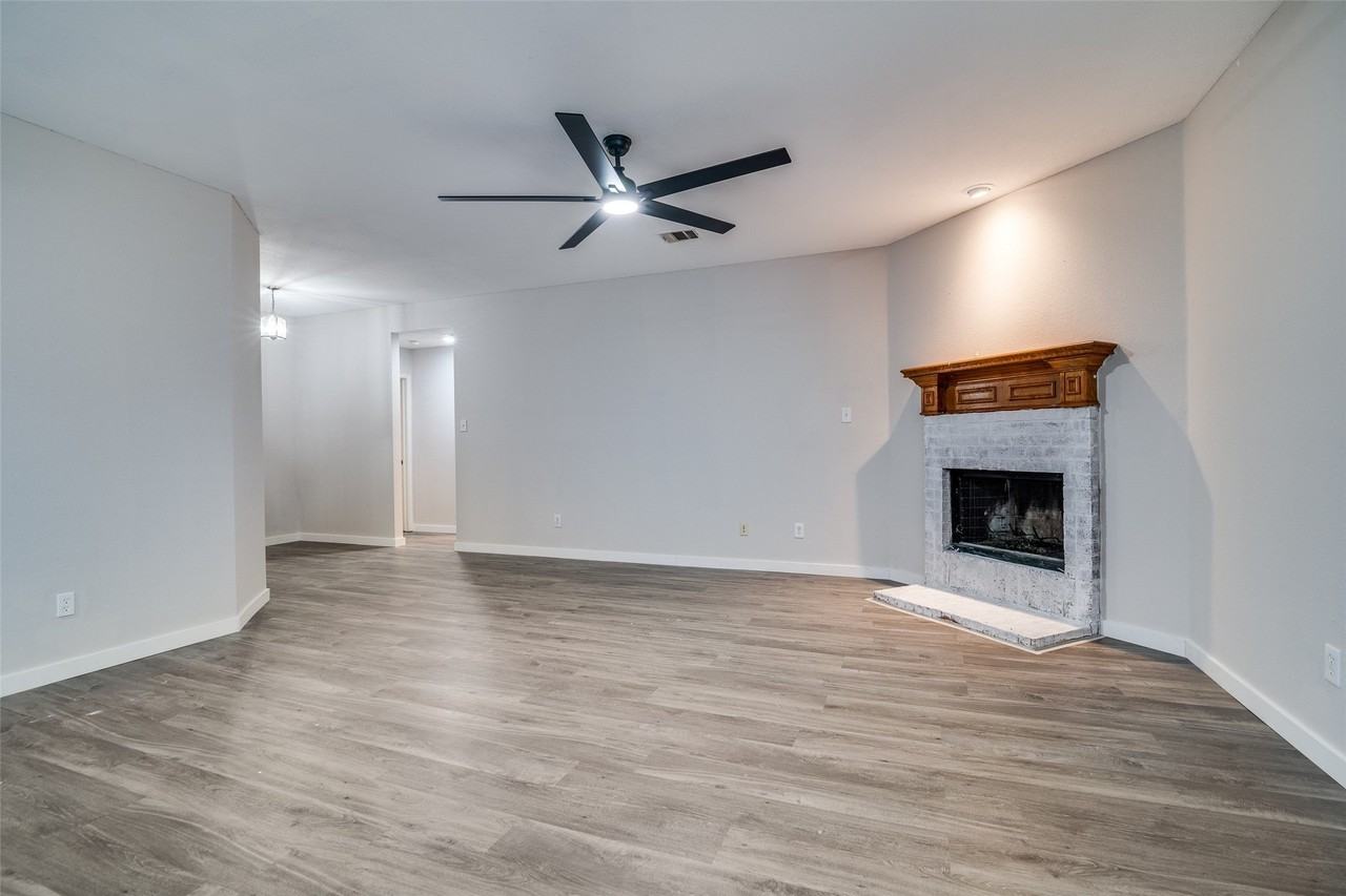 2800 Spencer Cir - Photo 5 of 25