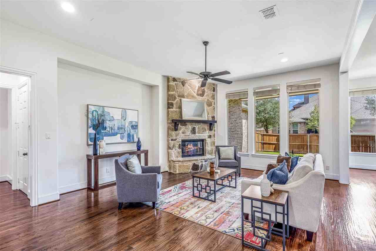 901 Clear Water Dr - Photo 6 of 38