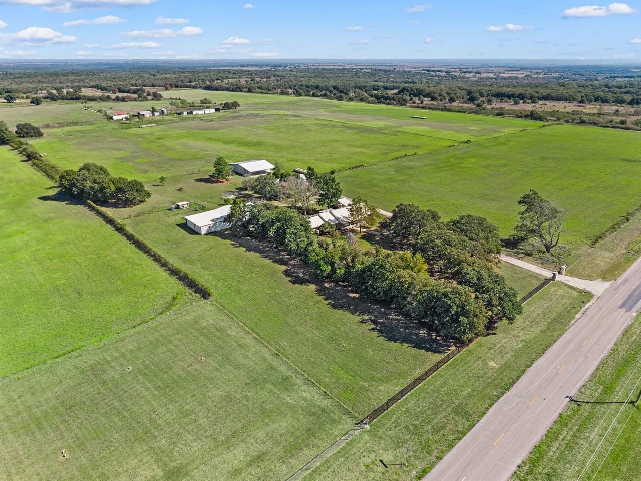 4101 Tolar Hwy - Photo 3 of 30