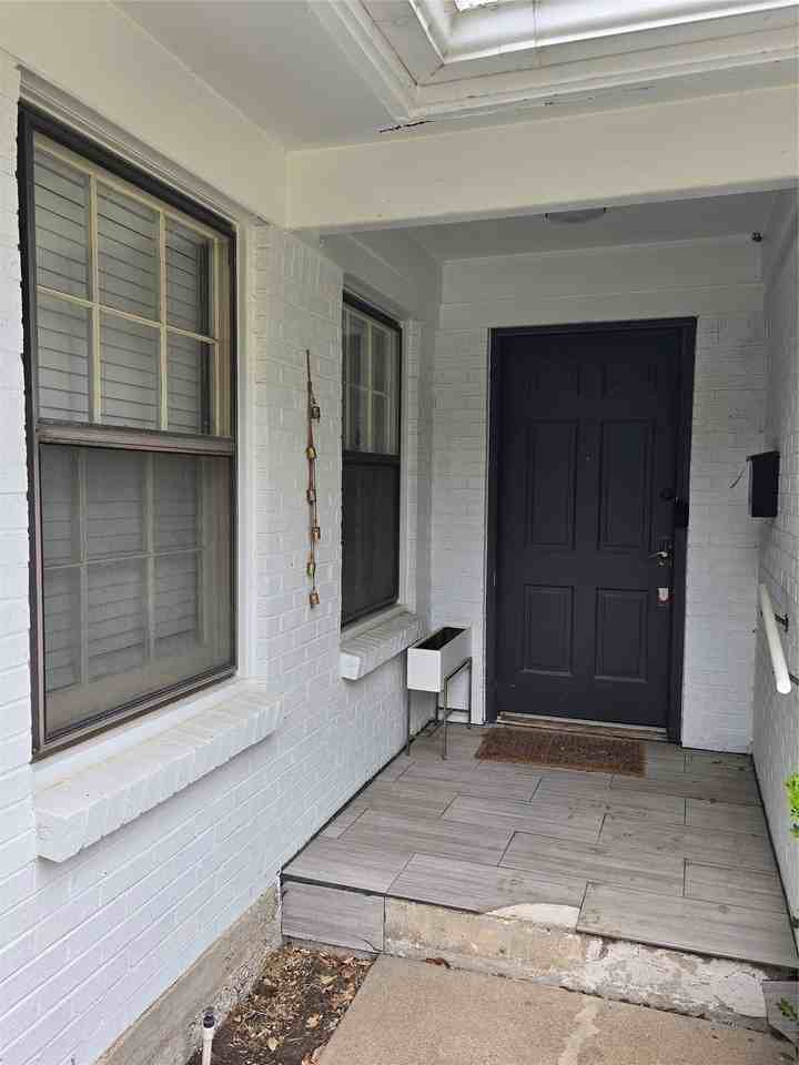 7016 Valhalla Rd - Photo 4 of 26