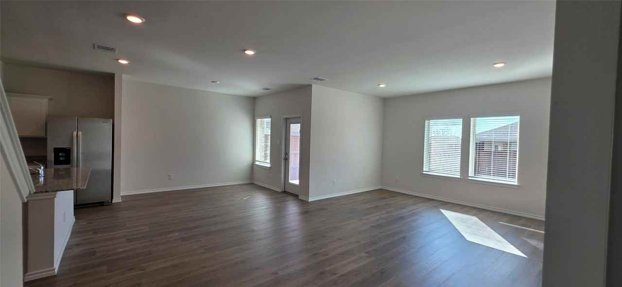 3904 Malachite Dr - Photo 3 of 36