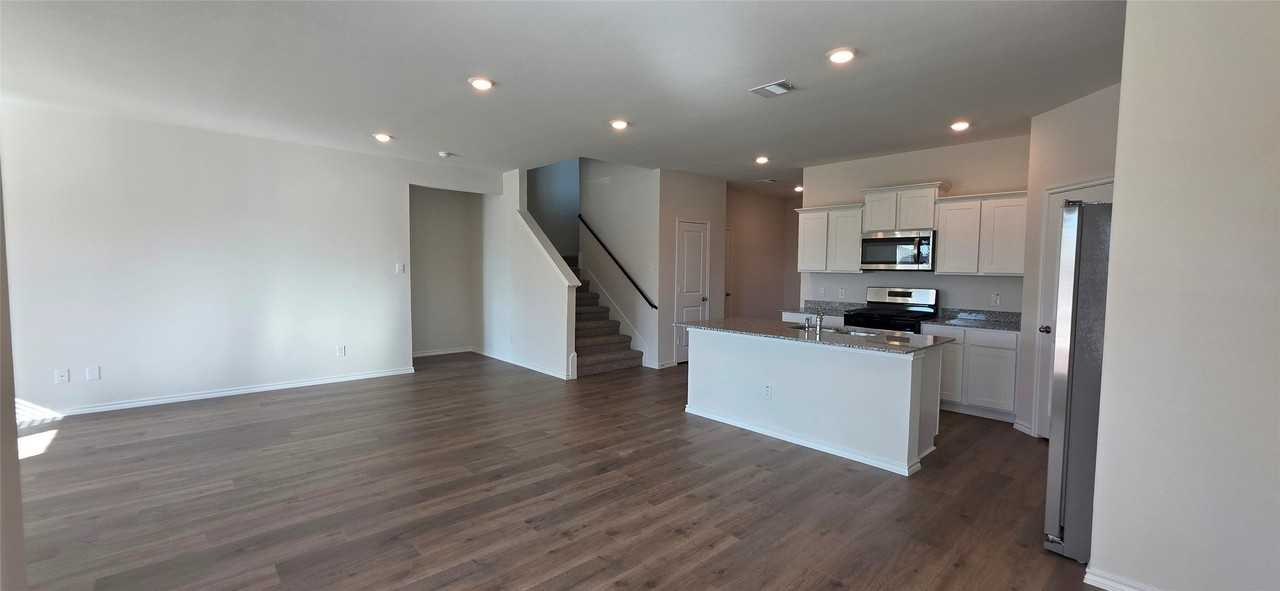 3904 Malachite Dr - Photo 7 of 36