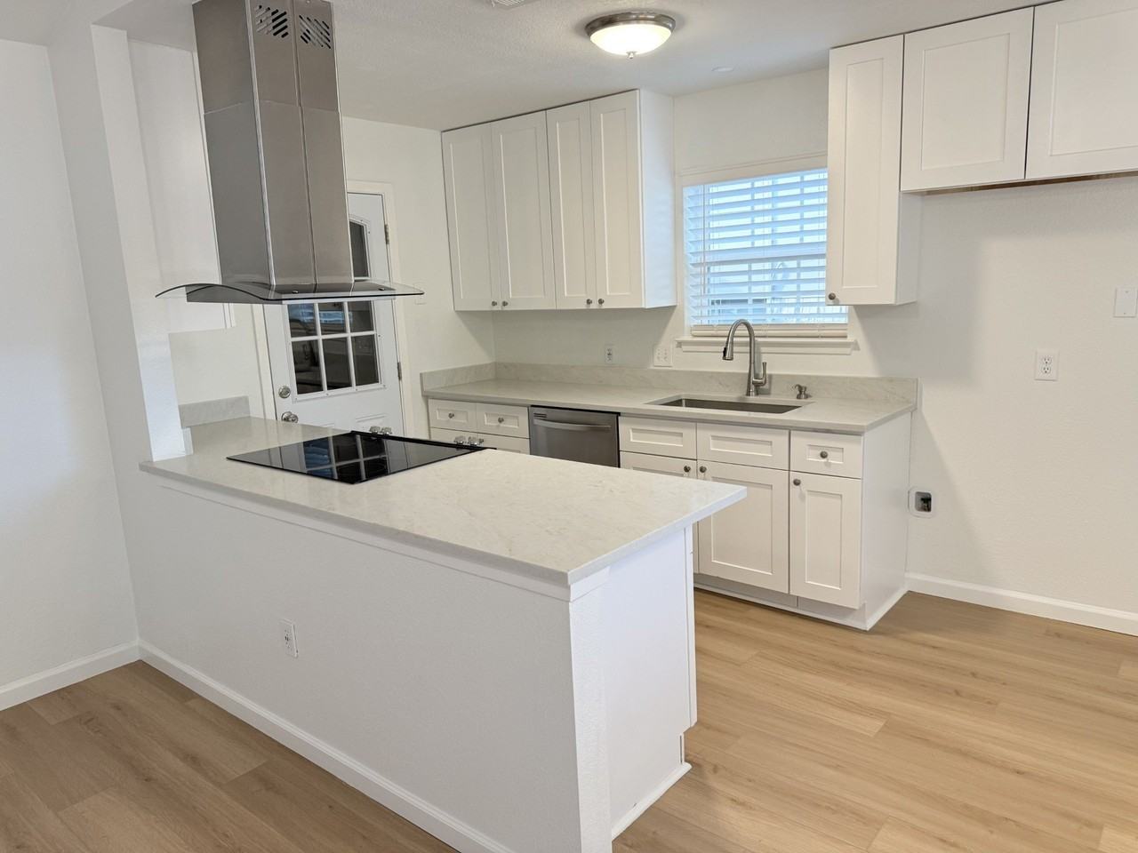 2704 Springlake Ct - Photo 4 of 19