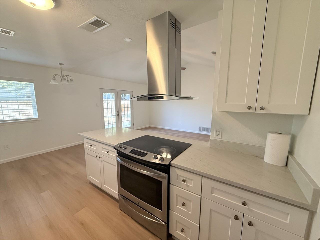2704 Springlake Ct - Photo 5 of 19