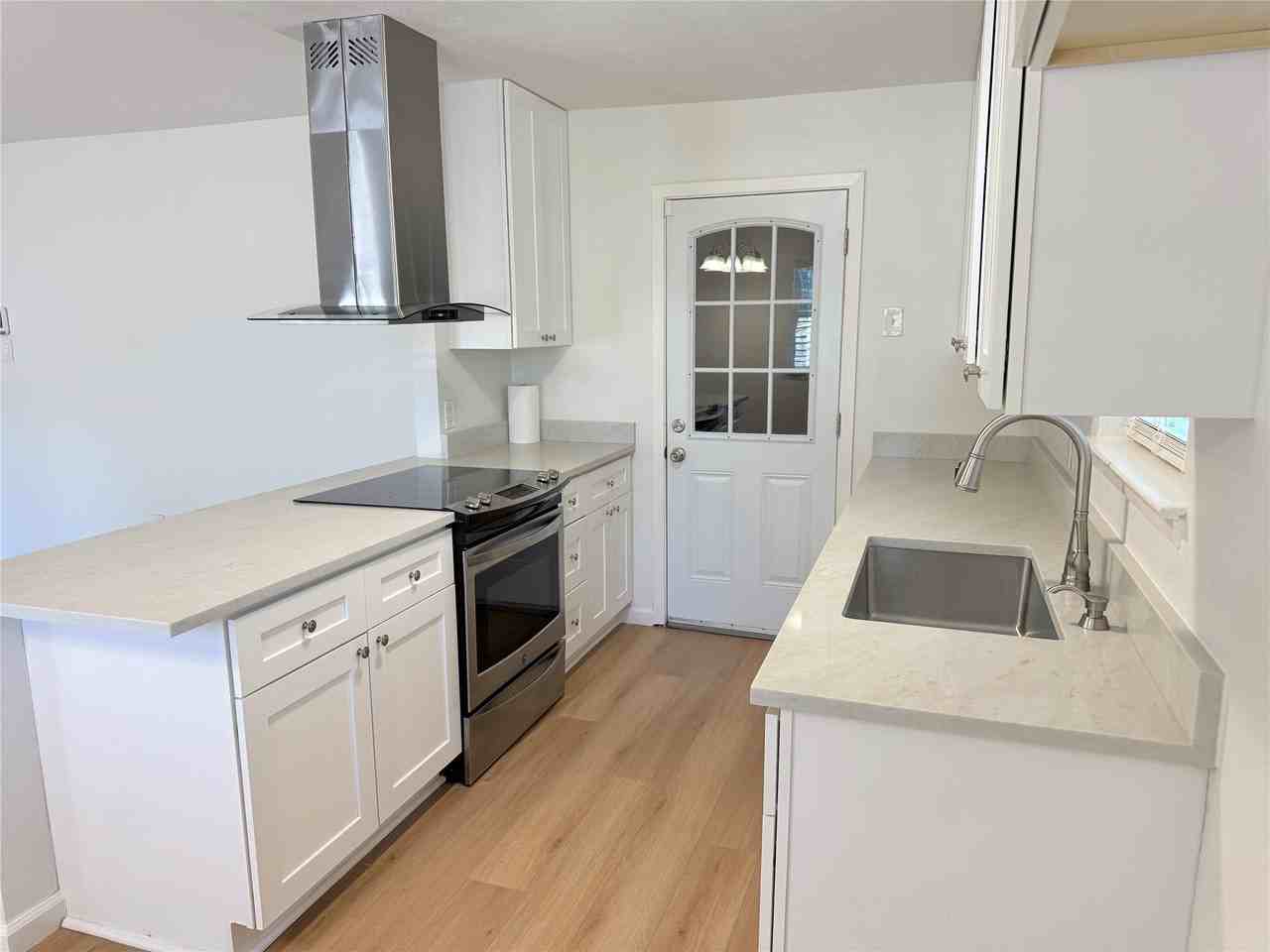 2704 Springlake Ct - Photo 6 of 19