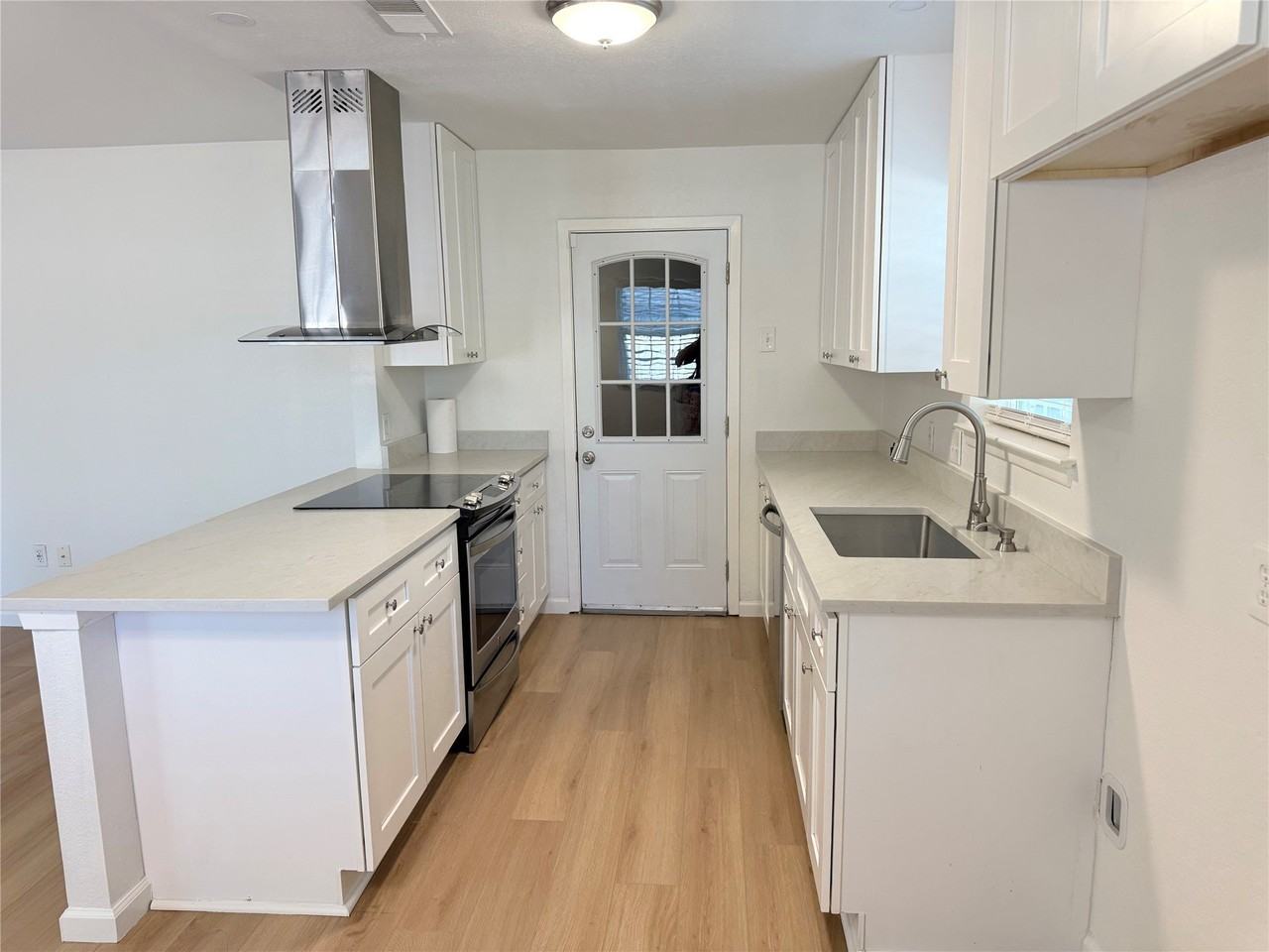 2704 Springlake Ct - Photo 7 of 19