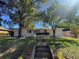 featured image of 514 W Ridgewood Dr