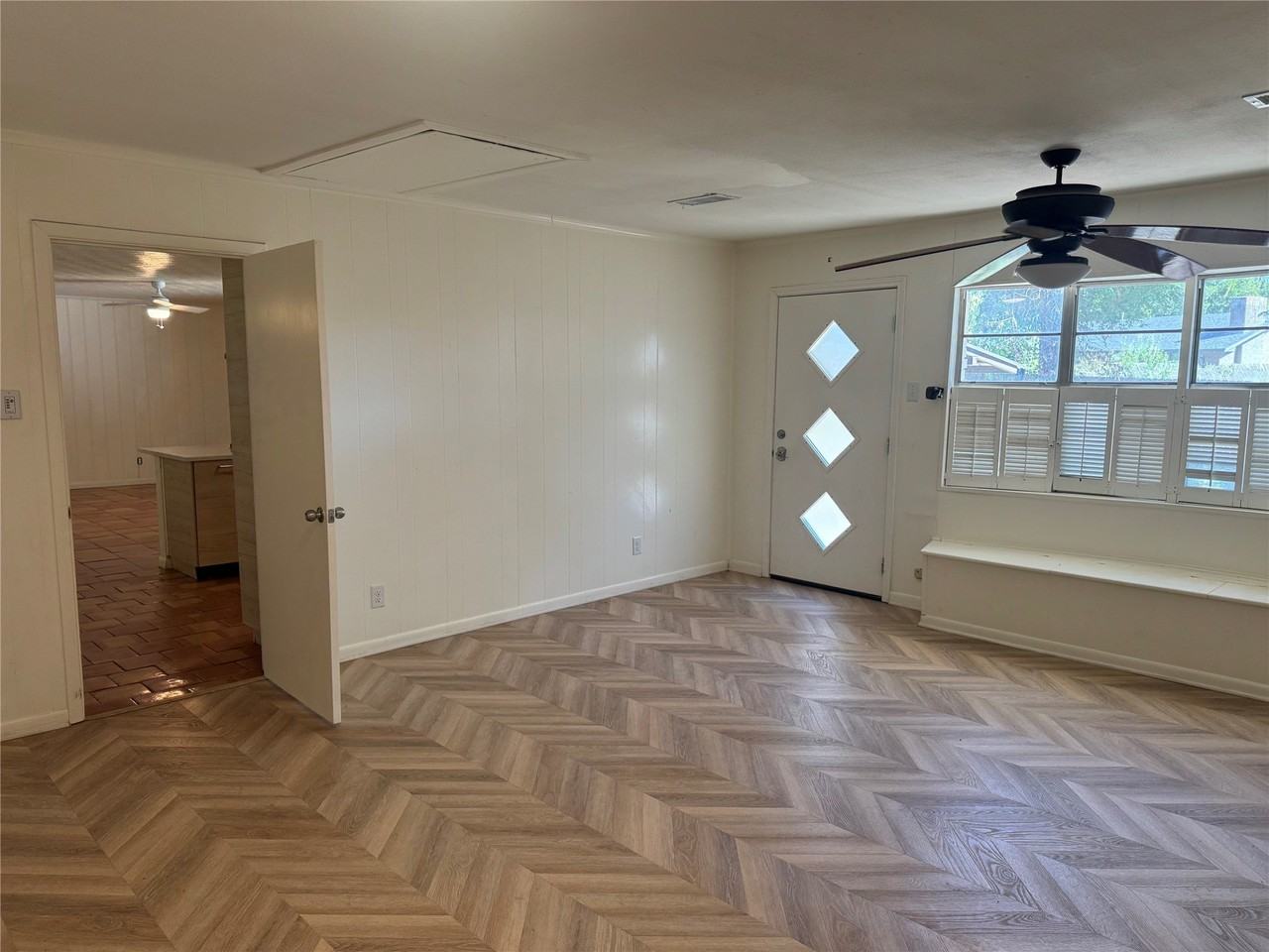 514 W Ridgewood Dr - Photo 2 of 22