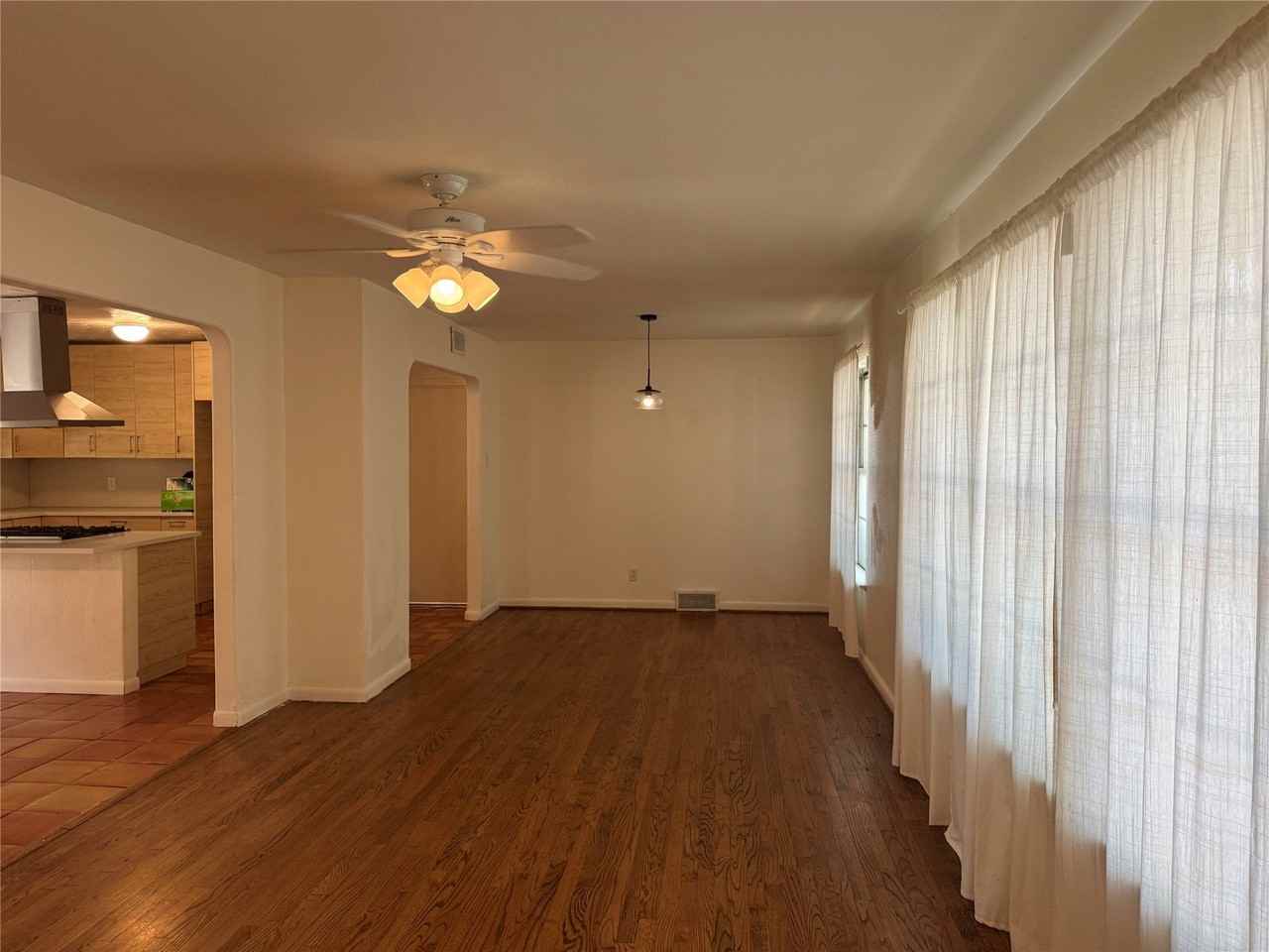 514 W Ridgewood Dr - Photo 5 of 22
