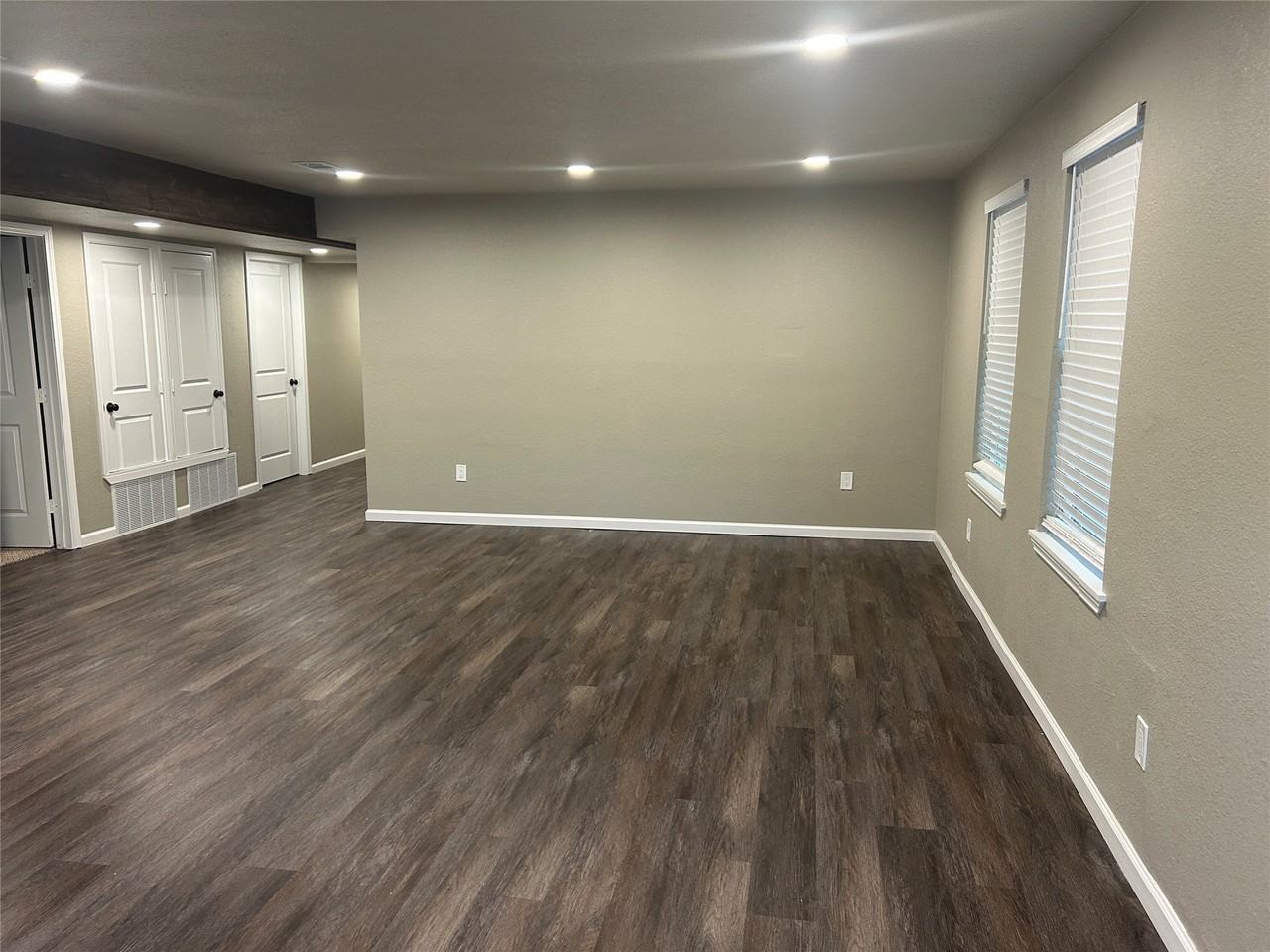10312 Desdemona Dr - Photo 4 of 26