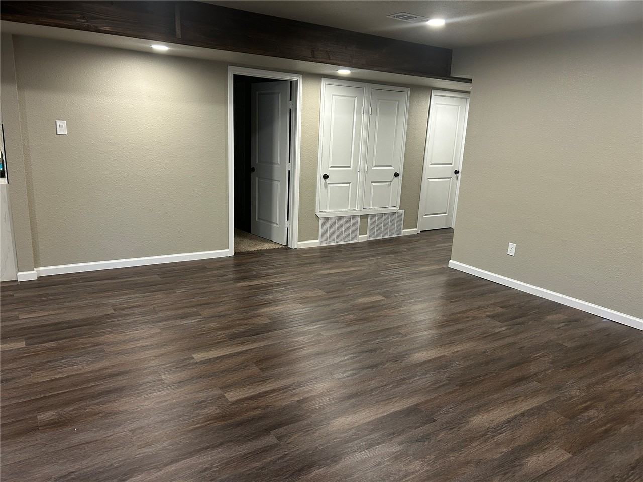 10312 Desdemona Dr - Photo 6 of 26