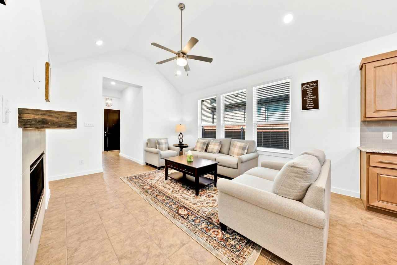 3928 Bison Ln - Photo 4 of 24