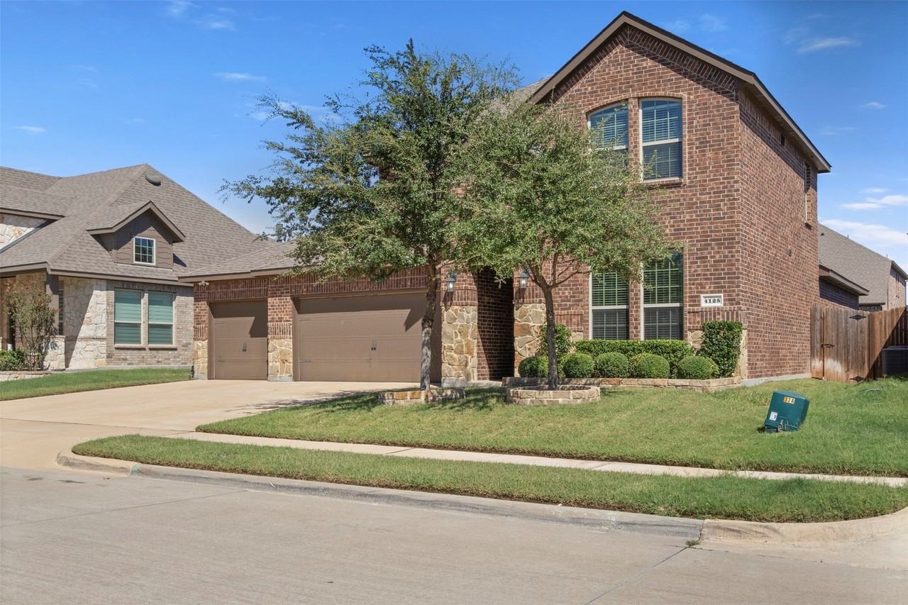 4125 Fern Loop - Photo 2 of 40