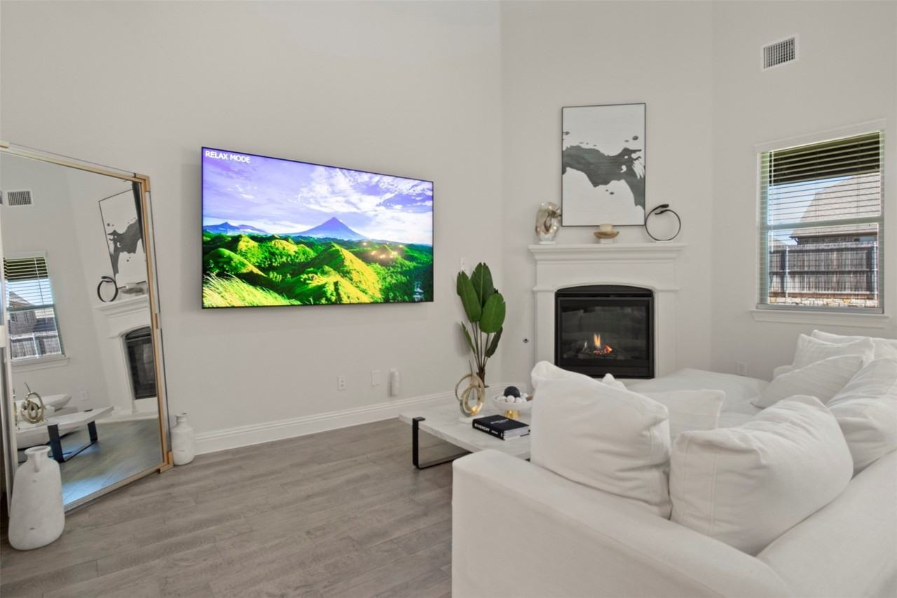 4125 Fern Loop - Photo 5 of 40