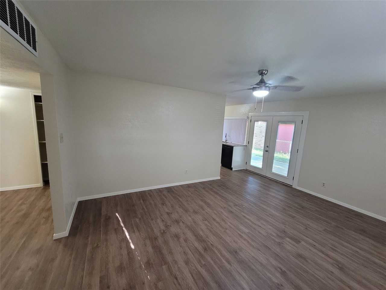2626 Dove Meadow Dr - Photo 5 of 22
