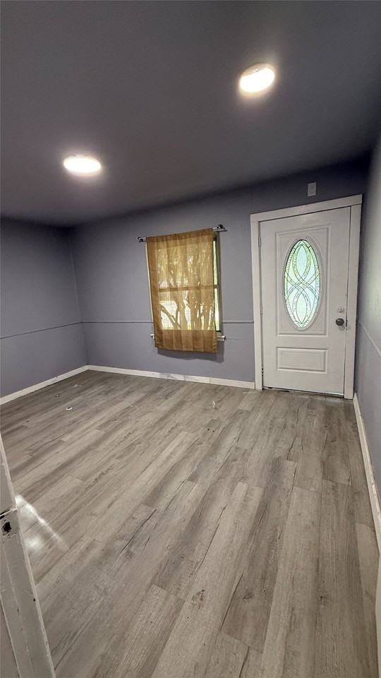 605 Biggs Ter - Photo 3 of 24