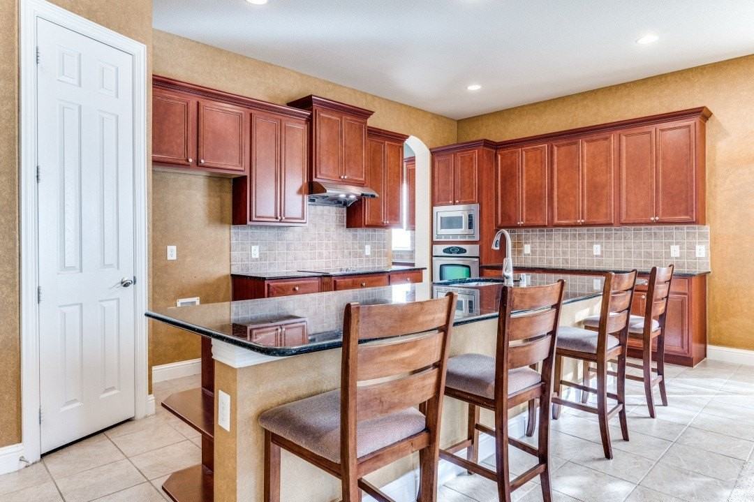 4652 Phillip Dr - Photo 3 of 24