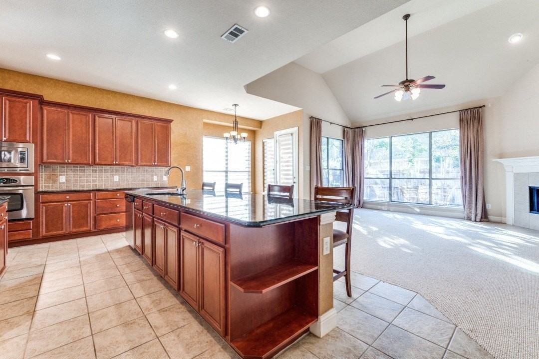 4652 Phillip Dr - Photo 4 of 24