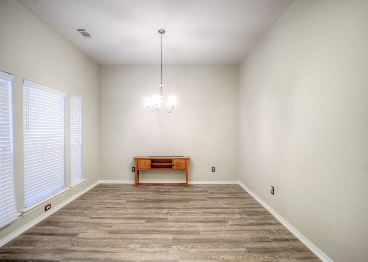 5012 Nash Ln - Photo 3 of 24