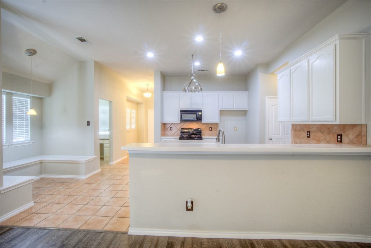 5012 Nash Ln - Photo 7 of 24