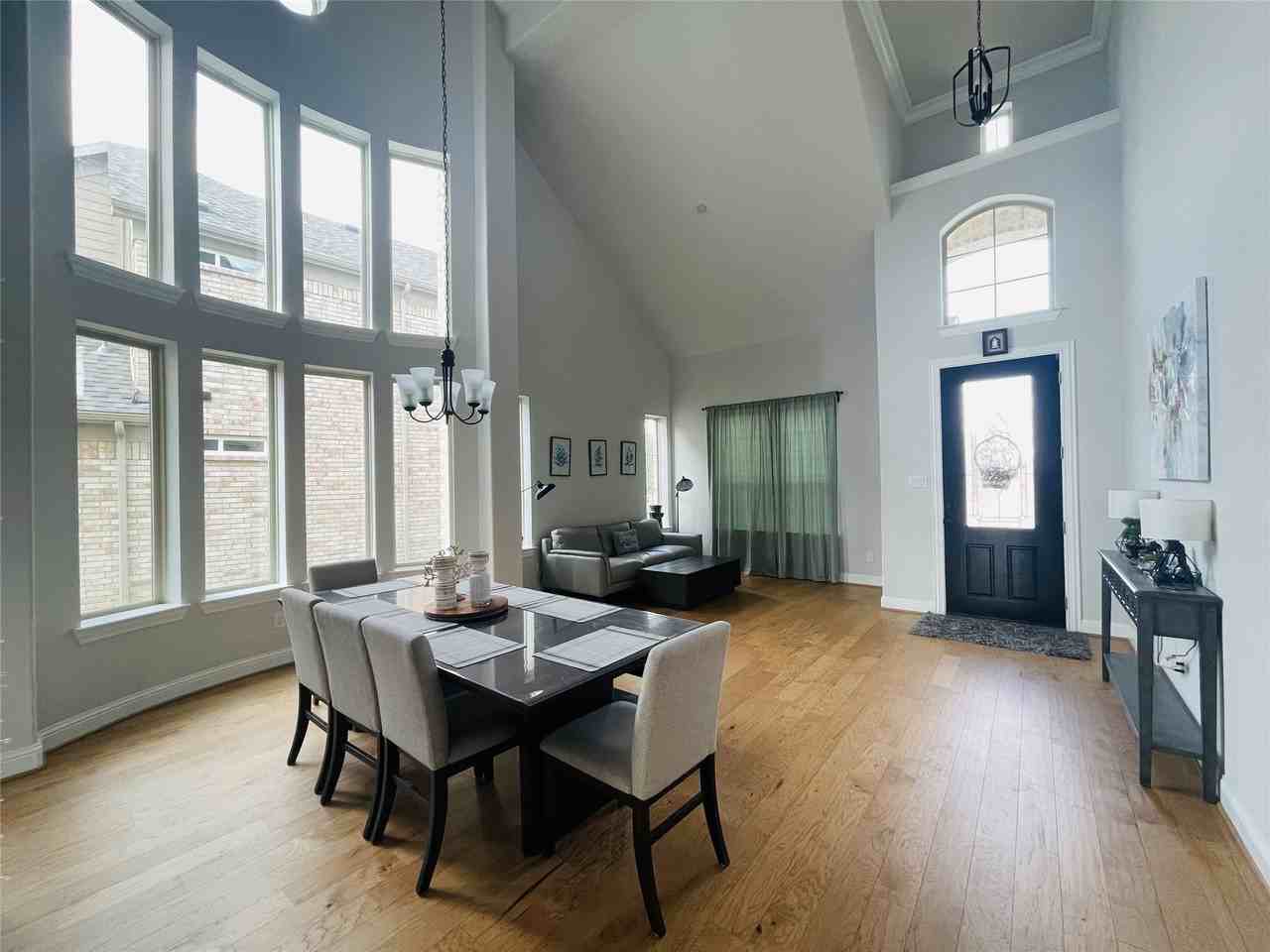305 Cypress Hill Dr - Photo 5 of 39
