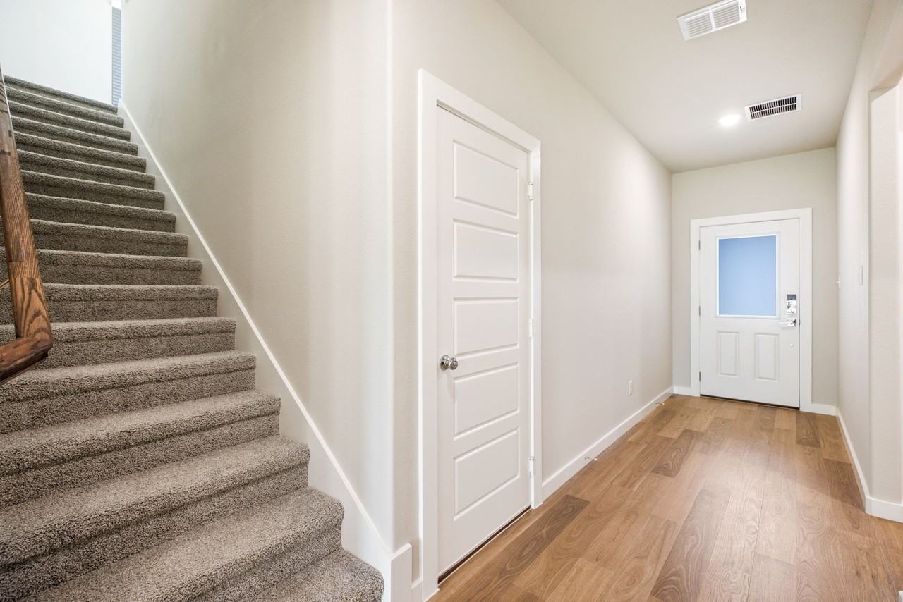 3711 Turpin Dr - Photo 4 of 33