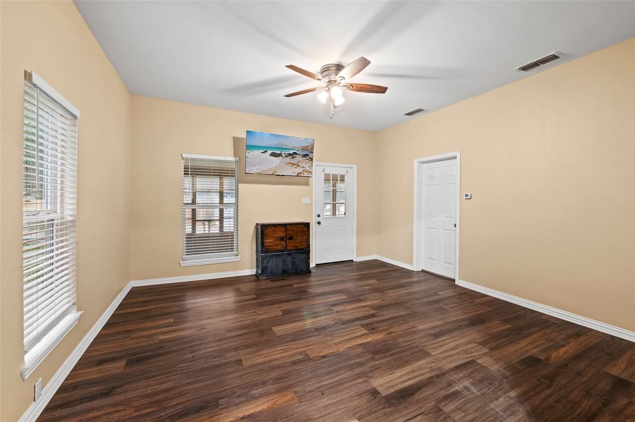 401 Central Ave - Photo 3 of 12