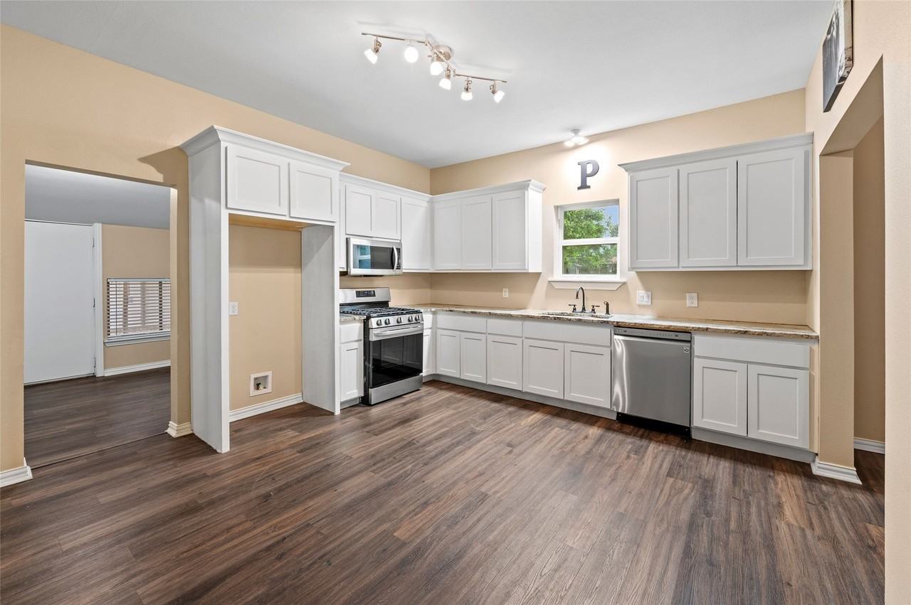 401 Central Ave - Photo 4 of 12