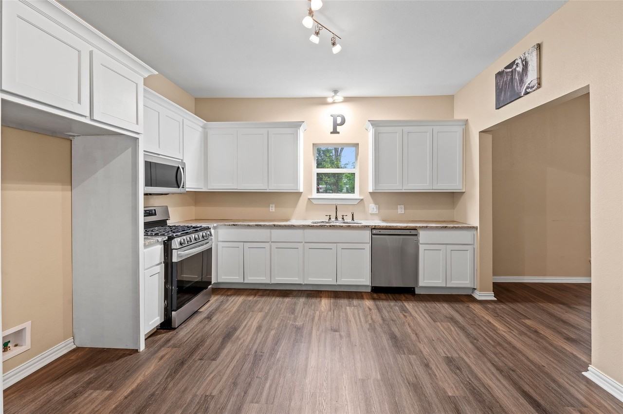 401 Central Ave - Photo 5 of 12