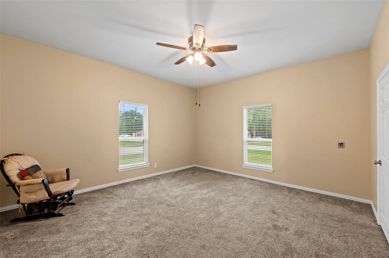 401 Central Ave - Photo 7 of 12