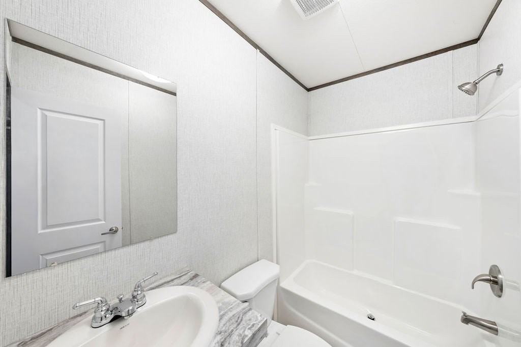 202 Linda St - Photo 5 of 12