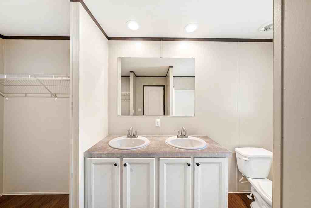 210 Peggy St - Photo 7 of 14