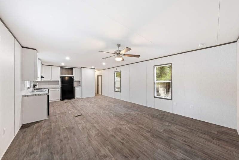 114 Lillian St - Photo 2 of 11