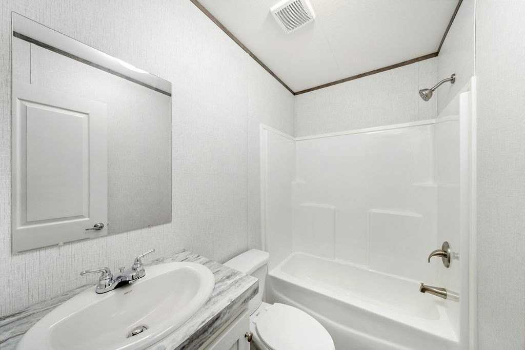 114 Lillian St - Photo 7 of 11