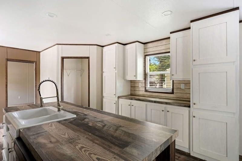 108 Eloise St - Photo 4 of 14